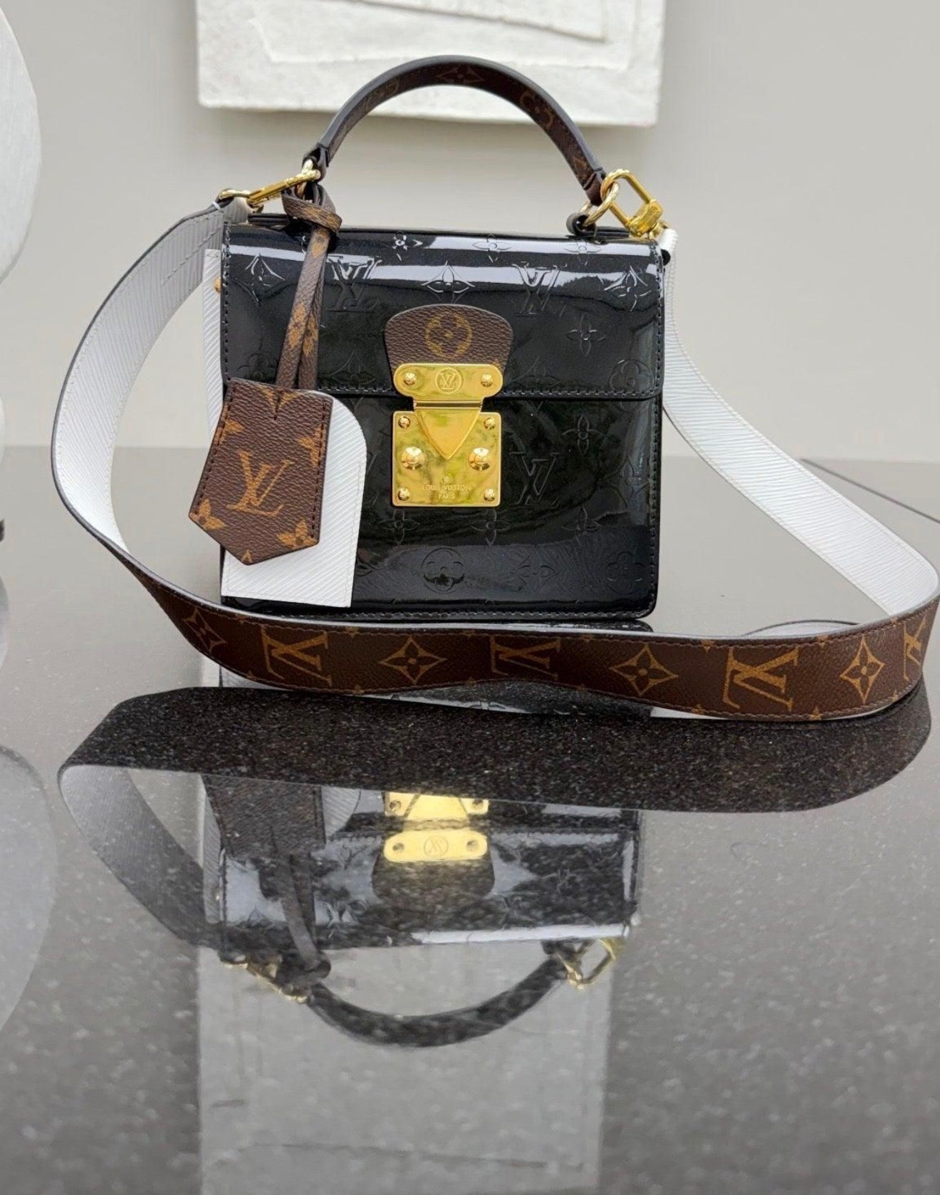 LV BLACK VERNIS MONOGRAM