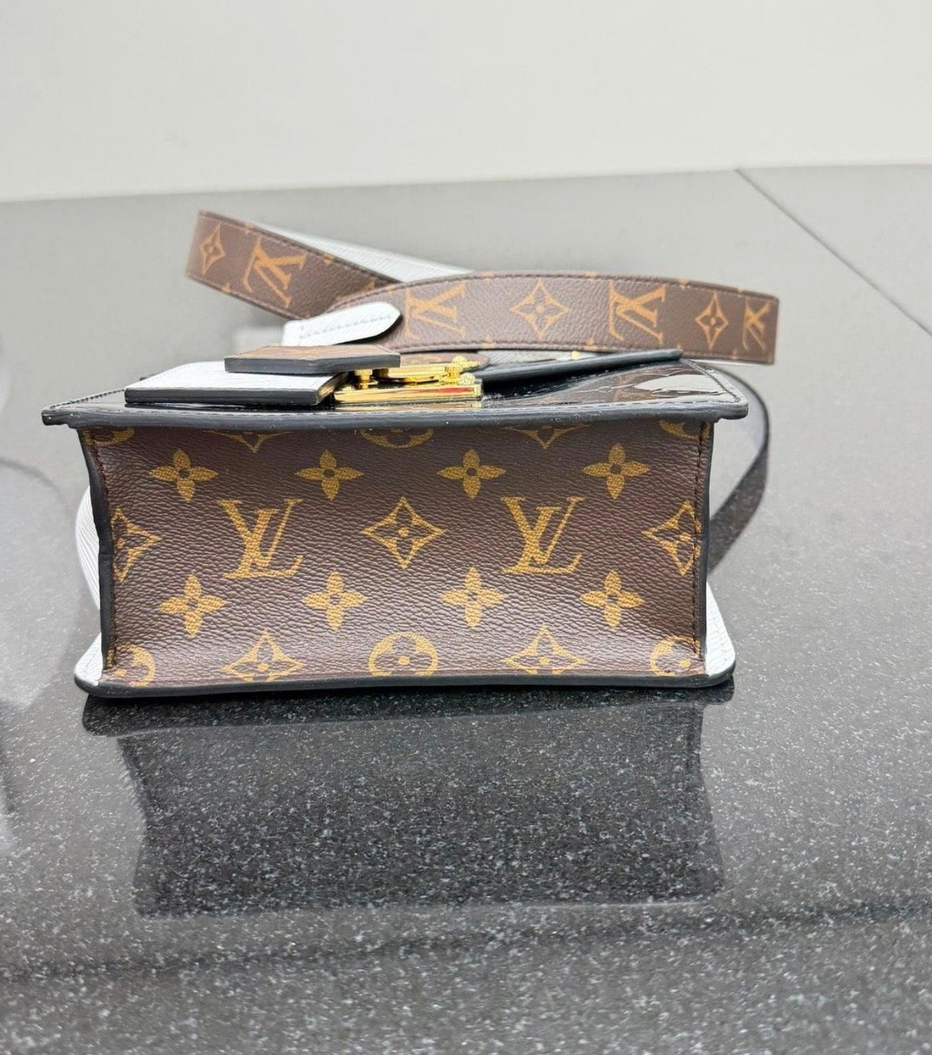 LV BLACK VERNIS MONOGRAM