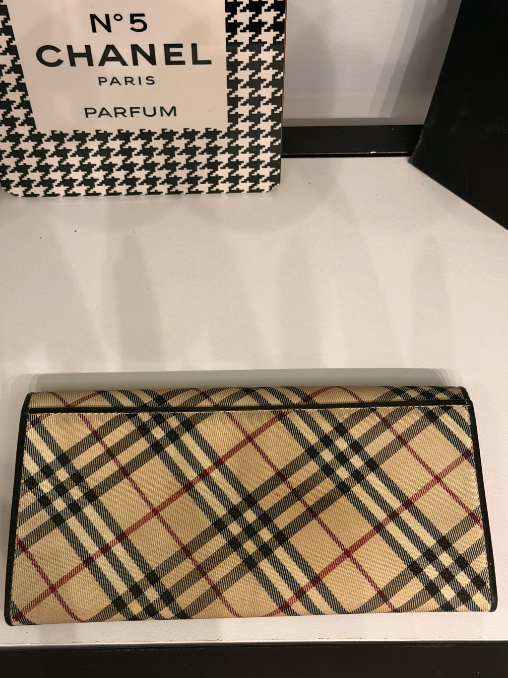 Burberry Vintage Check Long Wallet – Beige & Black