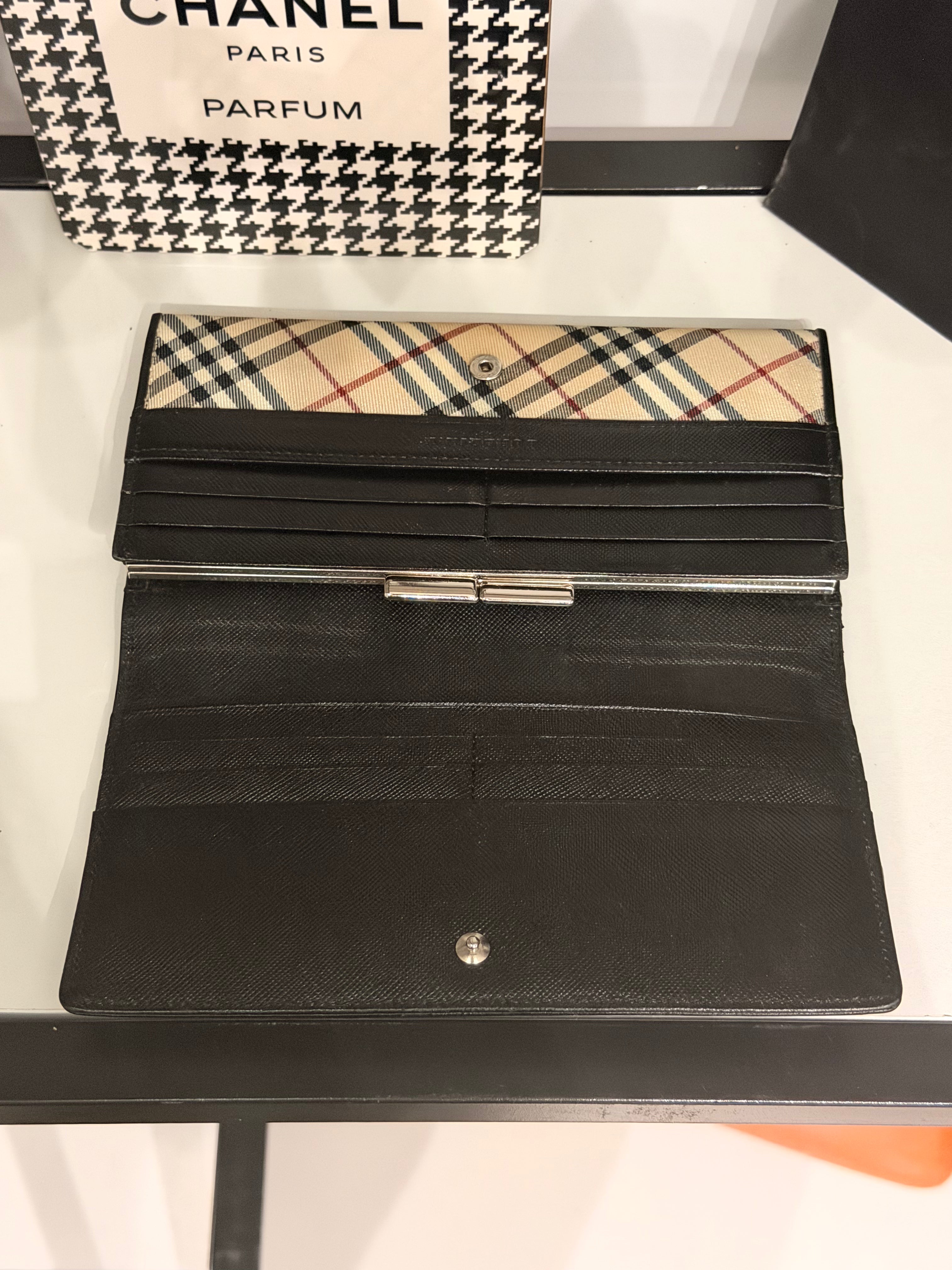 Burberry Vintage Check Long Wallet – Beige & Black