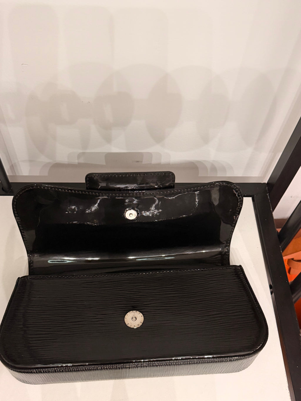 Louis Vuitton Epi Leather Louise Clutch – Black