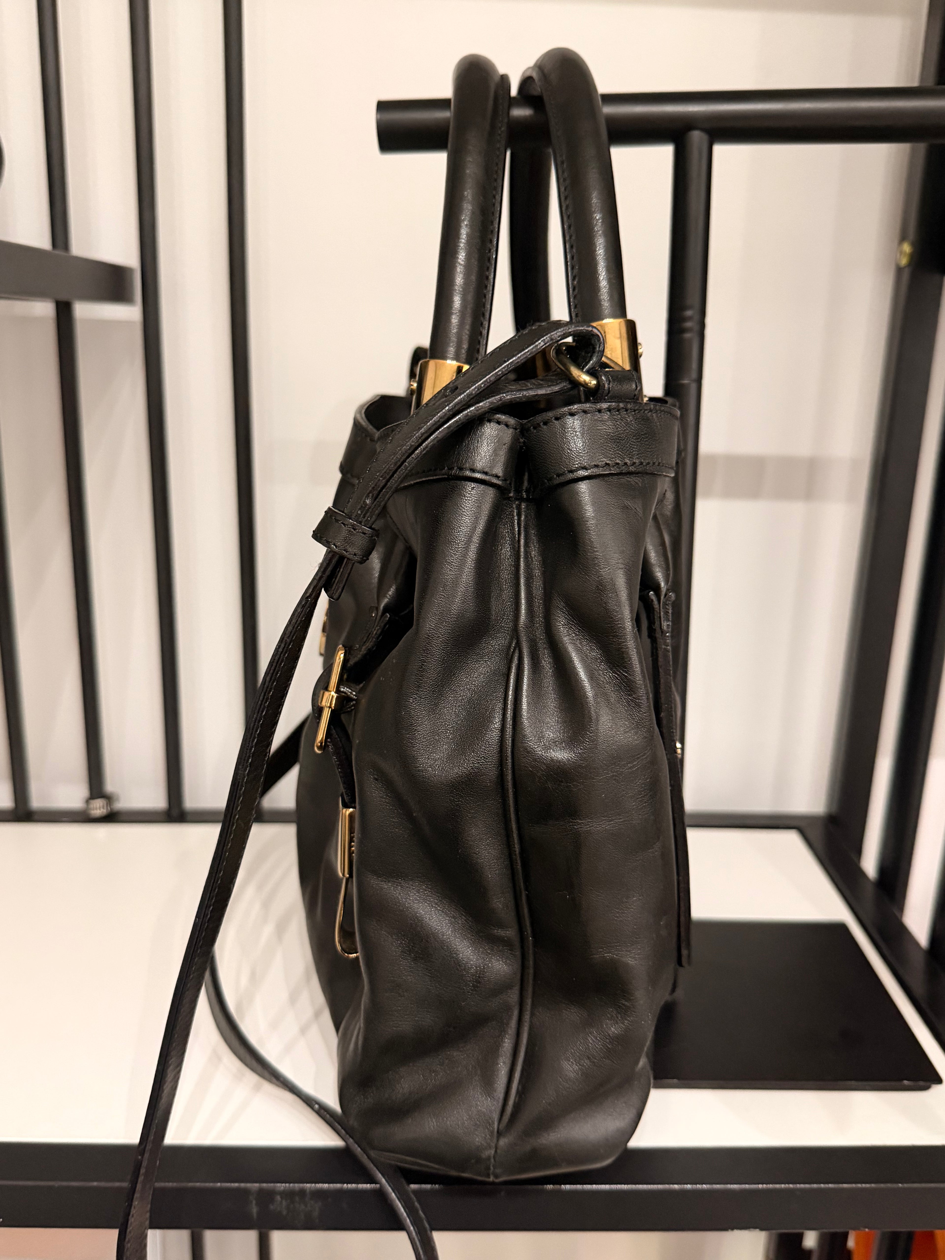 Chloé Leather Top Handle Shoulder Bag – Black