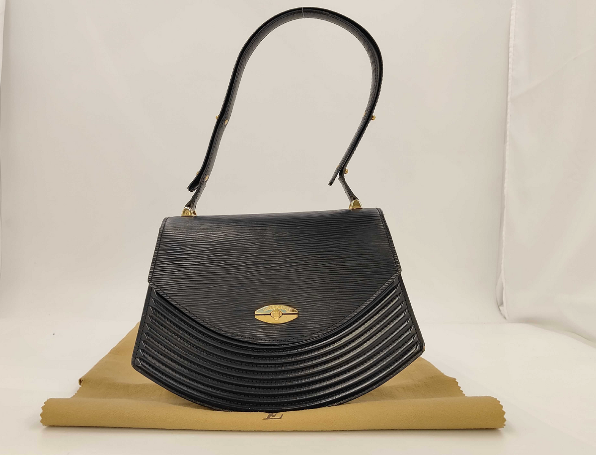Louis Vuitton Vintage Black Epi Leather Gold Hardware Shoulder Bag