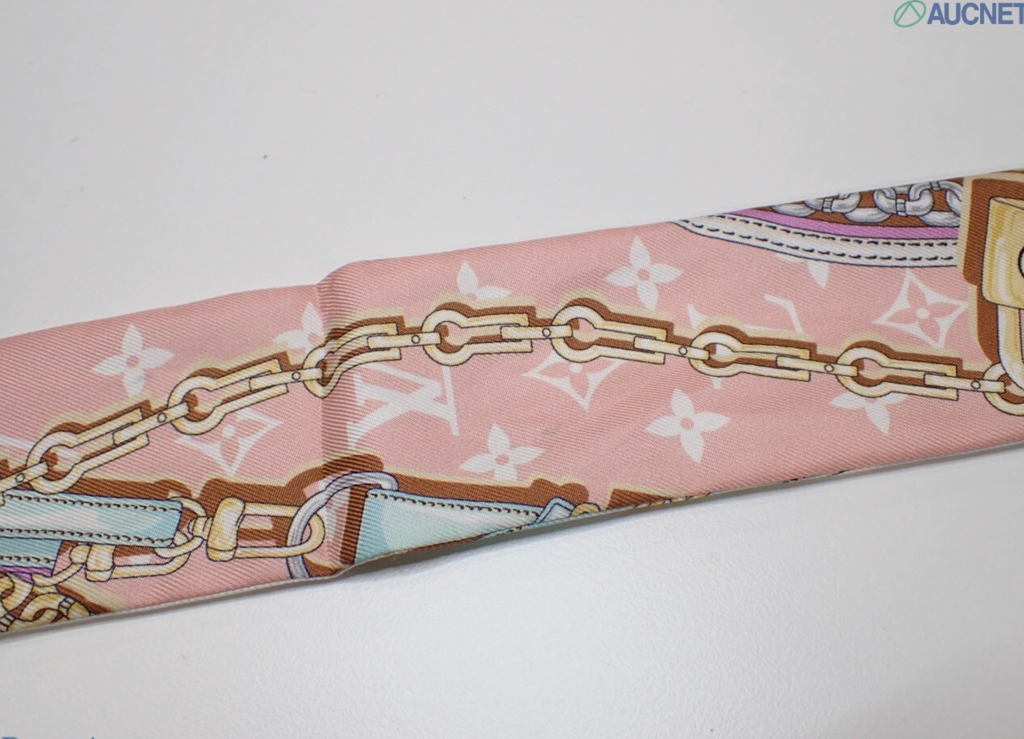 Louis Vuitton Monogram BB Bandeau Silk Scarf Pink White Made in Italy with Box