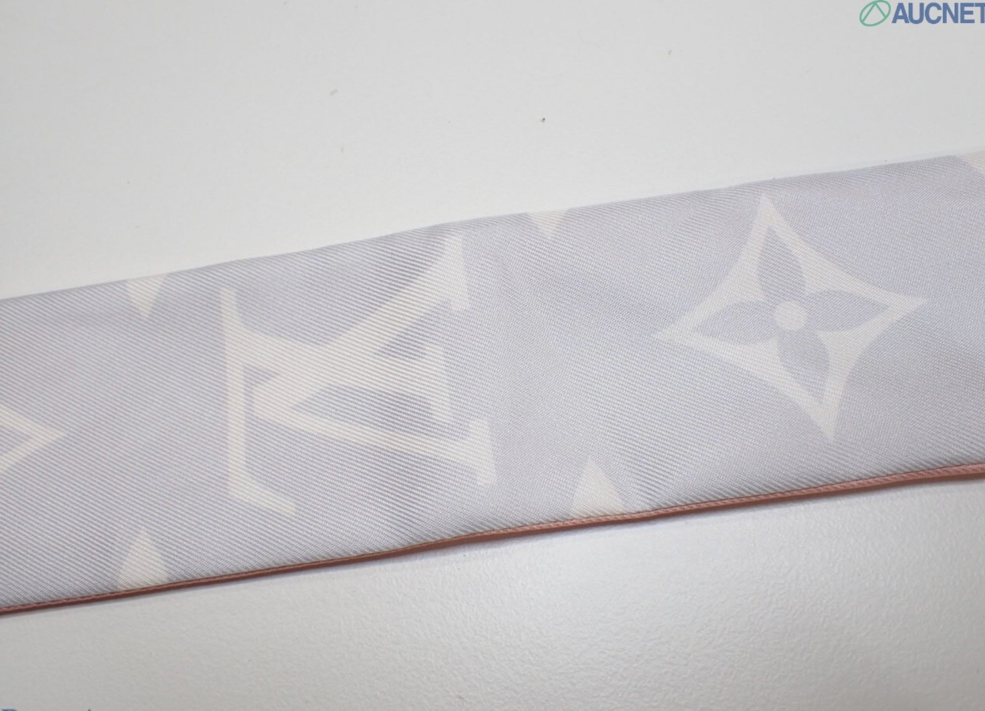 Louis Vuitton Monogram BB Bandeau Silk Scarf Pink White Made in Italy with Box