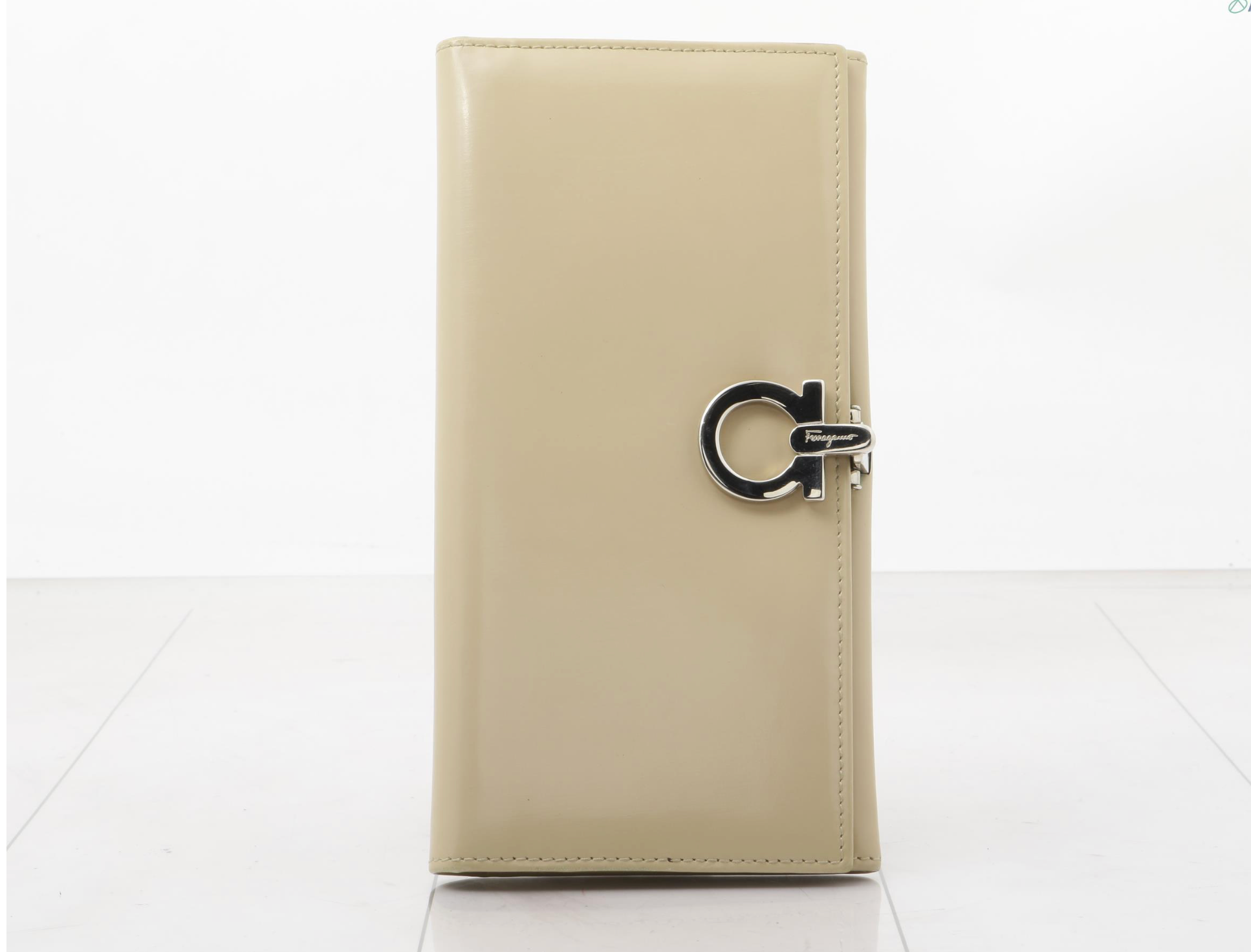 Salvatore Ferragamo Gancini Cream Leather Long Wallet Made in Italy
