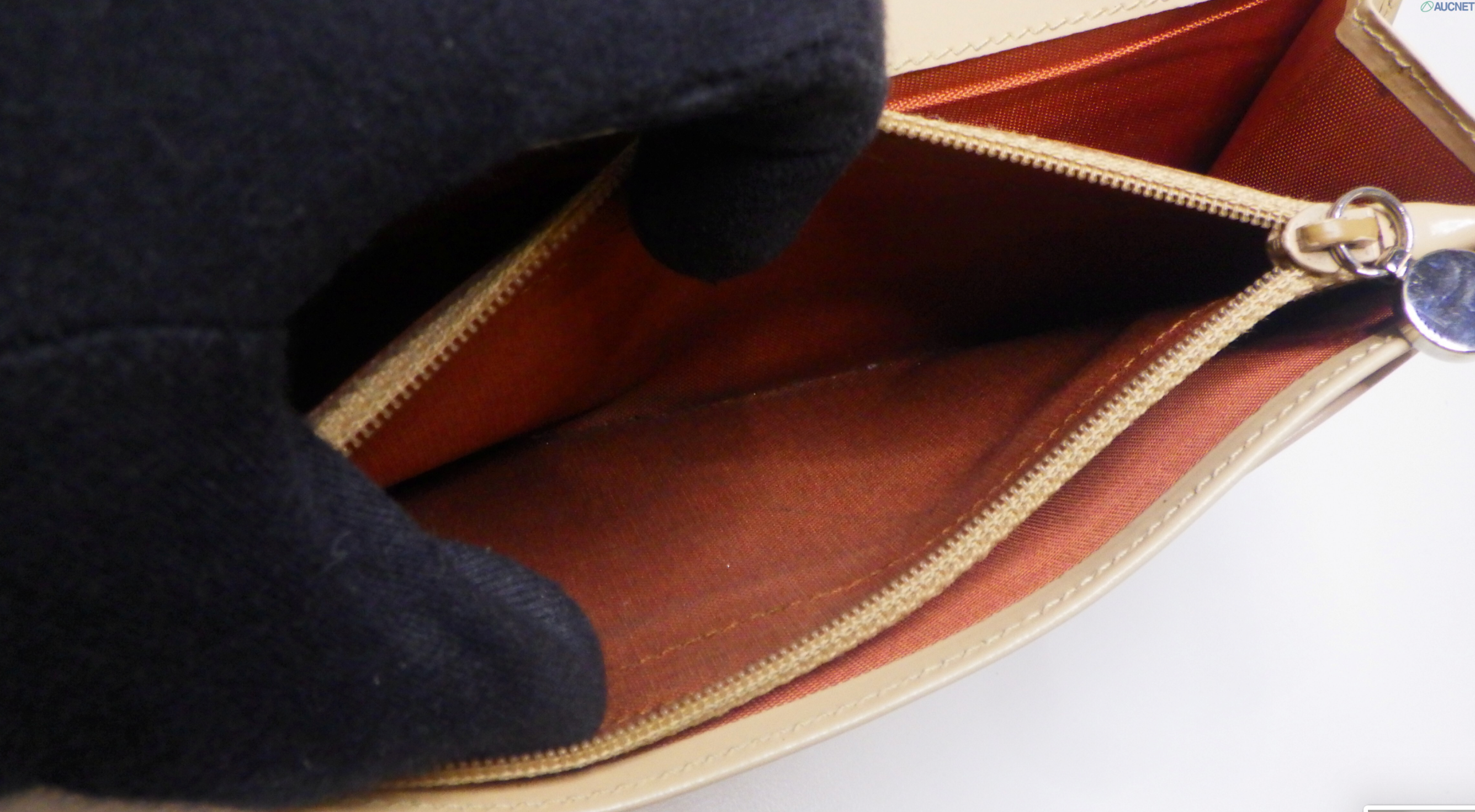 Salvatore Ferragamo Gancini Cream Leather Long Wallet Made in Italy