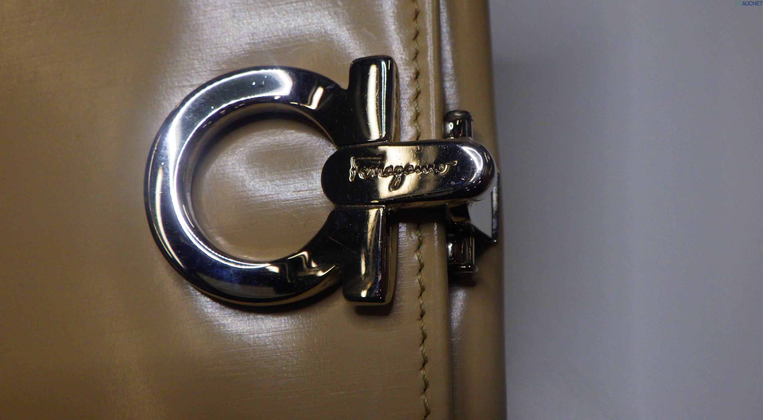 Salvatore Ferragamo Gancini Cream Leather Long Wallet Made in Italy