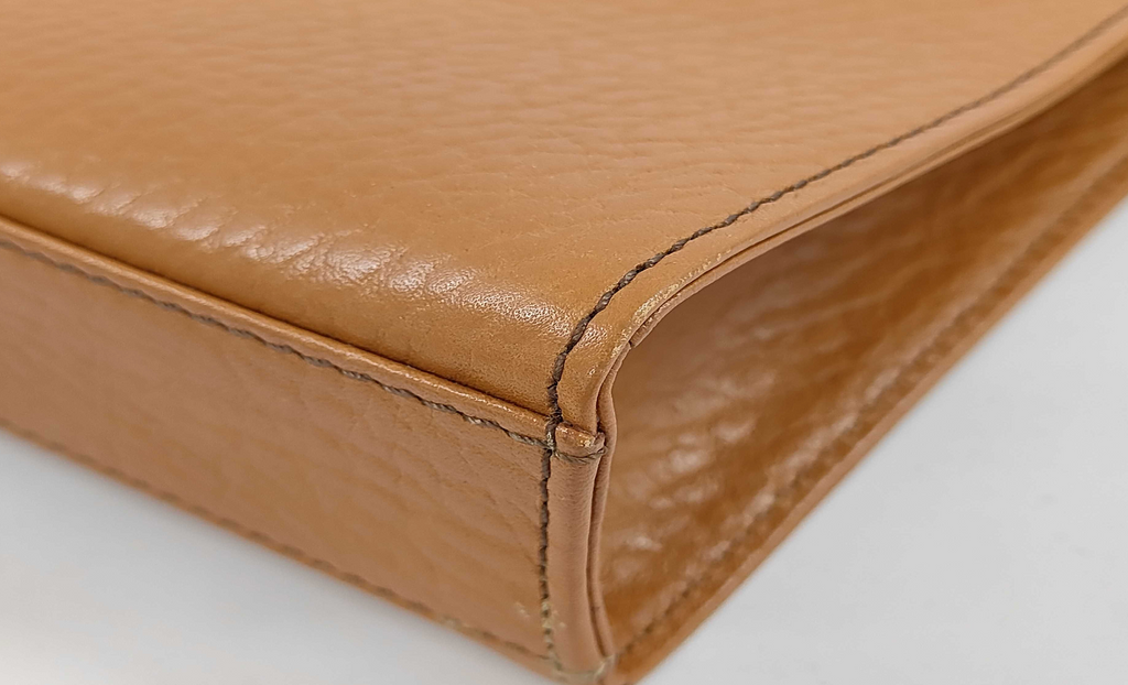 Burberrys Vintage Leather Wristlet Clutch – Tan