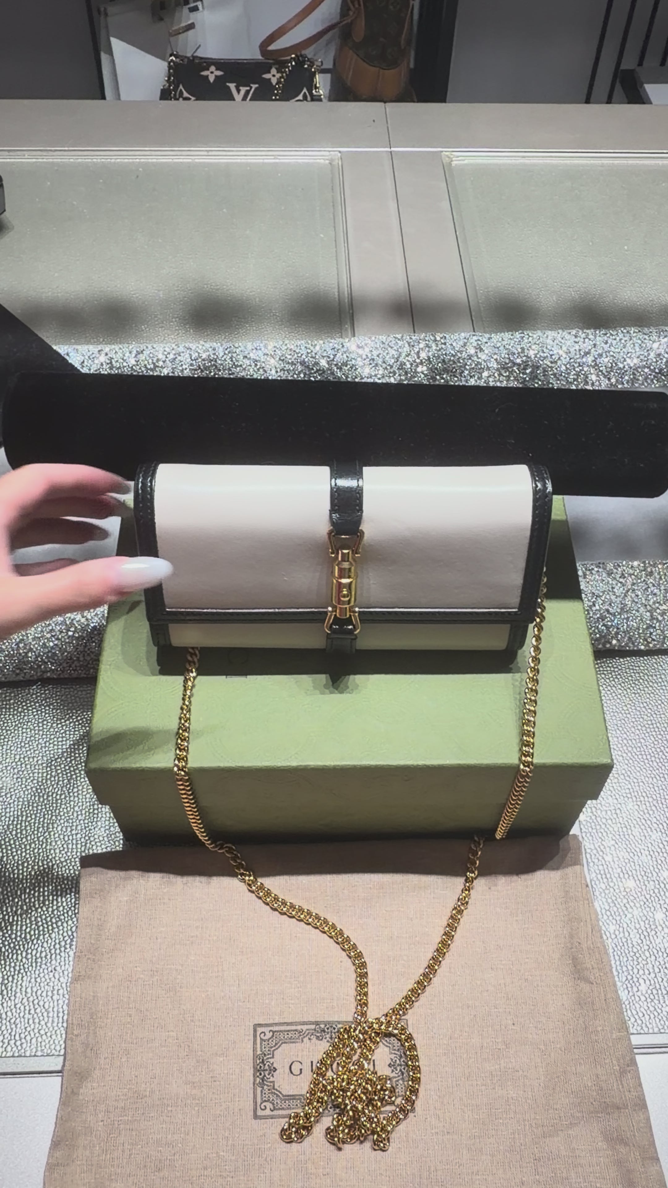 Gucci Jackie 1961 Chain Wallet Shoulder Bag Ivory Black Leather Gold Hardware